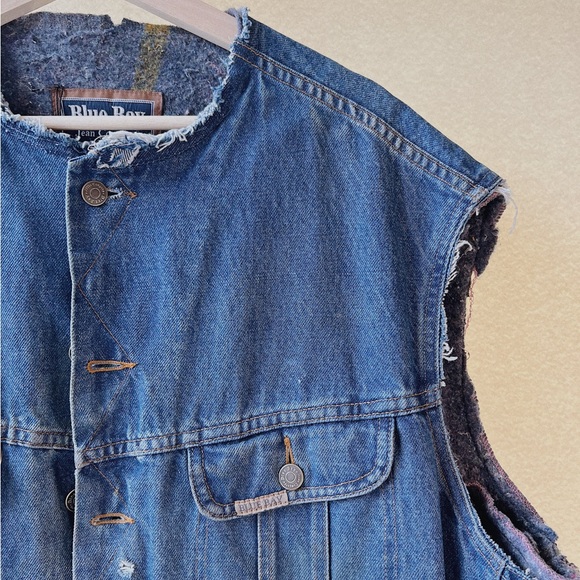 Vintage Distressed Blue Bay Denim Vest with Fleece Lining - Picture 3 of 5
